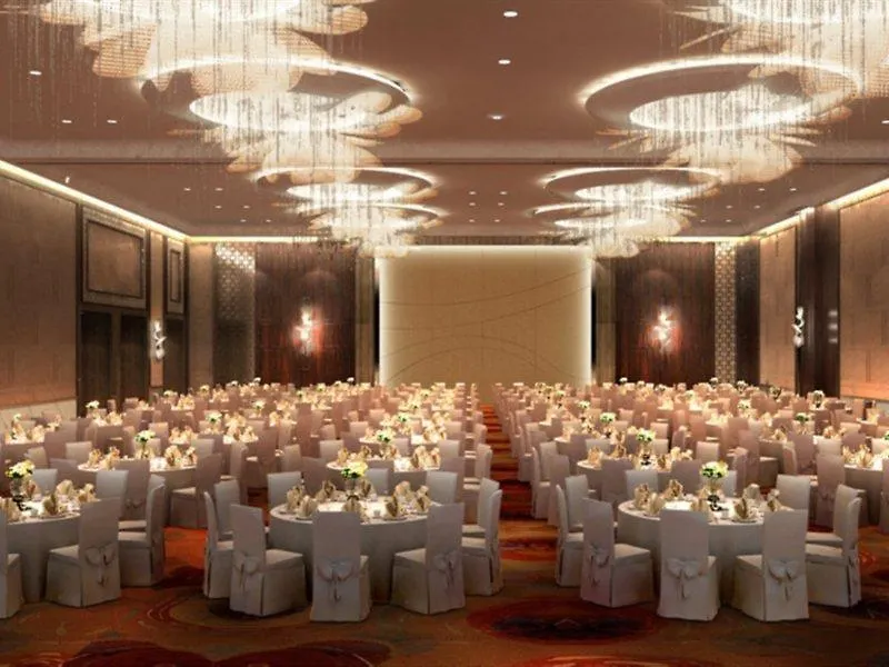 Holiday Inn Shanghai Hongqiao By Ihg 5*,